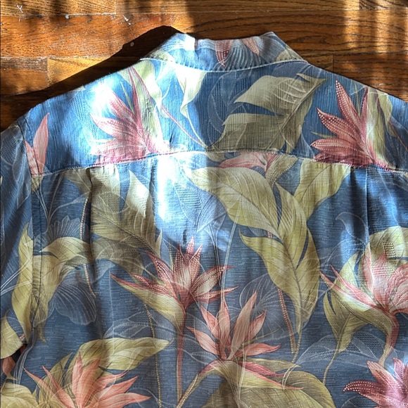 Tommy Bahama Blue and Green Floral Men's Shirt - Picture 6 of 9